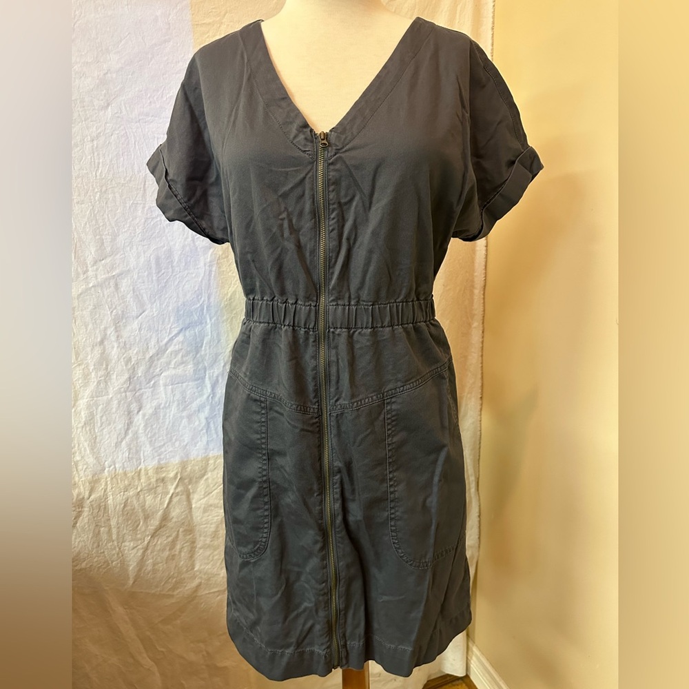 Universal Thread full front zip cargo dress Gray size small.